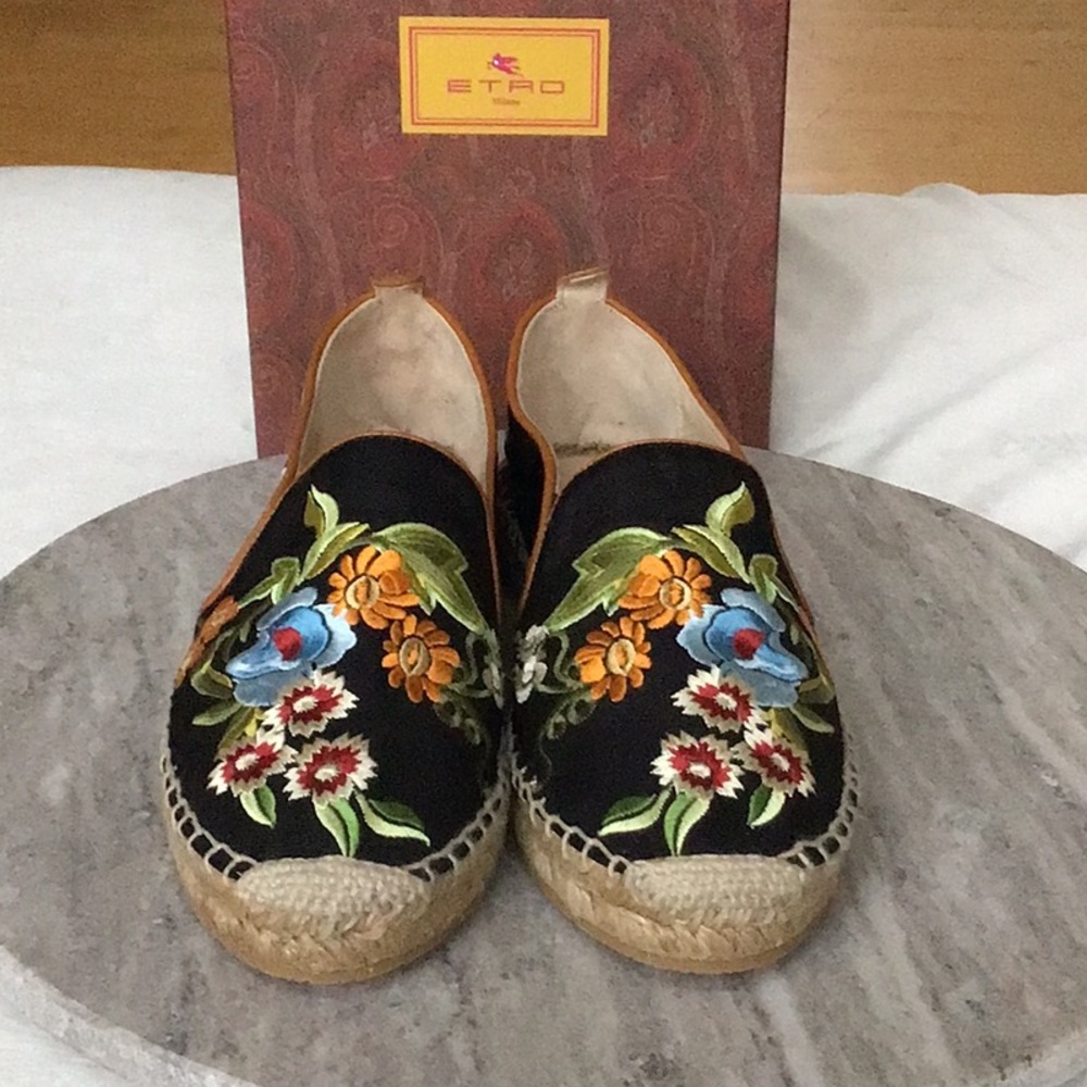 ETRO Black/Multicolor Embroidered Fabric Espadrille Flats.